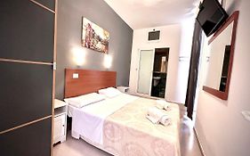 Alius And Freerome Hotel